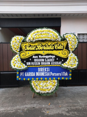 Papan Bunga Duka di Ambalau