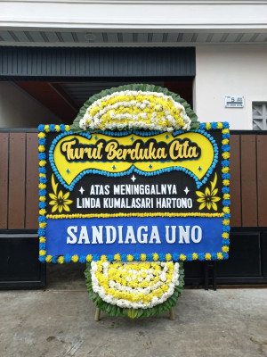 Papan Bunga Duka di Ambalau